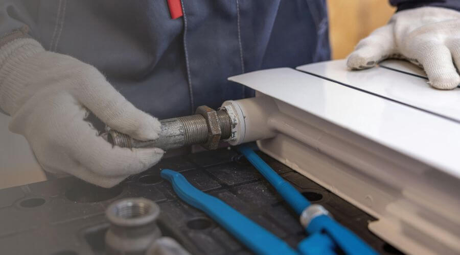 Expert burst pipe repair services in Maud, OK